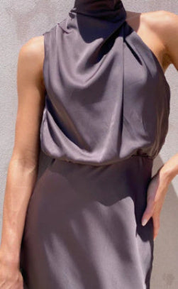 Zweiteiliges Damen-Set in Rost-Satin – Elegantes Neckholder-Bustier und Maxirock für Hochzeiten oder Abendveranstaltungen