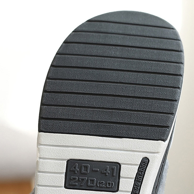 Herren Hausschuhe mit Antirutschsohle – Stilvolle und warme Pantoffeln für Zuhause