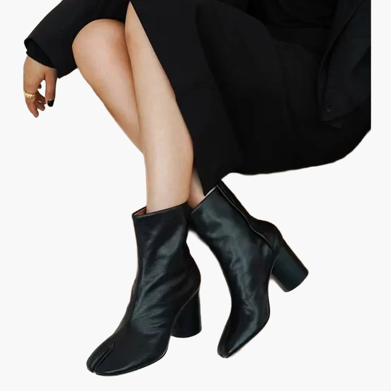 Damskor designer stövletter med blockklack och tabi-tå stil – Trendiga högklackade boots för vardag och speciella tillfällen