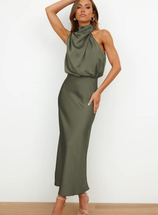 Elegantes Damen Maxikleid mit hohem Kragen – Satin-Look in Olivgrün | Ärmelloses Neckholder-Kleid