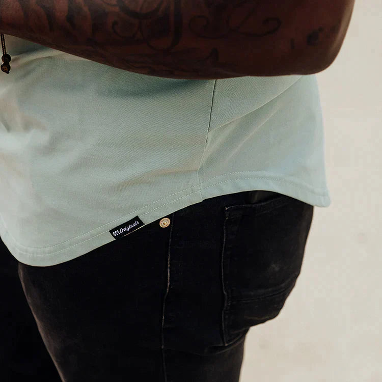 Sommar T-shirt Herr – Drop Cut Basic Shirt med Rundhals & Längre Skärning