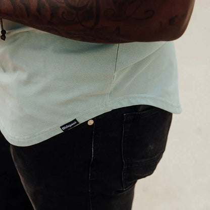 Sommar T-shirt Herr – Drop Cut Basic Shirt med Rundhals & Längre Skärning