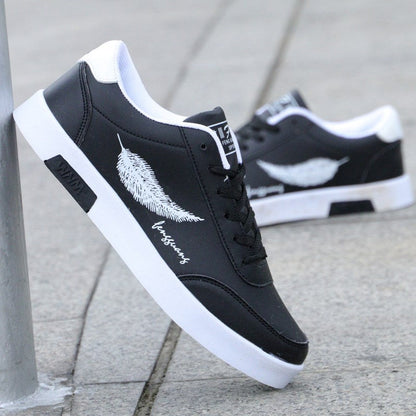 Herren Sneaker mit Feder-Print – Schwarz & Weiß, Leichter Streetwear-Schuh
