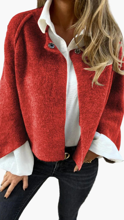 Dam kappa Celeste – Elegant kort jackstil för business & vardag