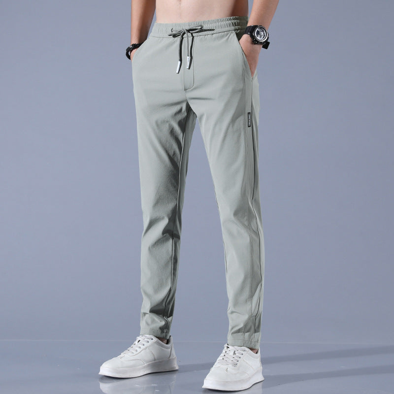 Herren Jogginghose Slim Fit mit Reißverschlusstaschen