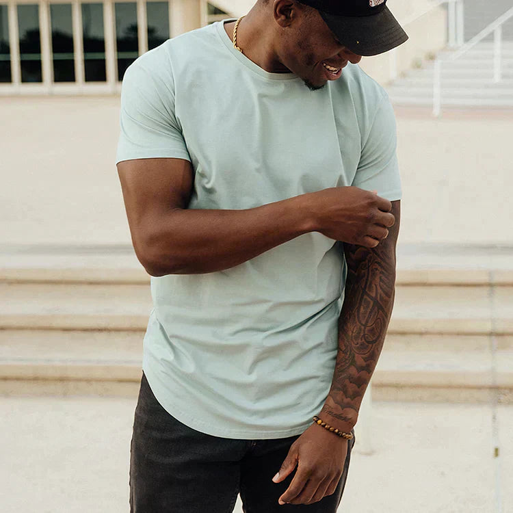 Sommar T-shirt Herr – Drop Cut Basic Shirt med Rundhals & Längre Skärning