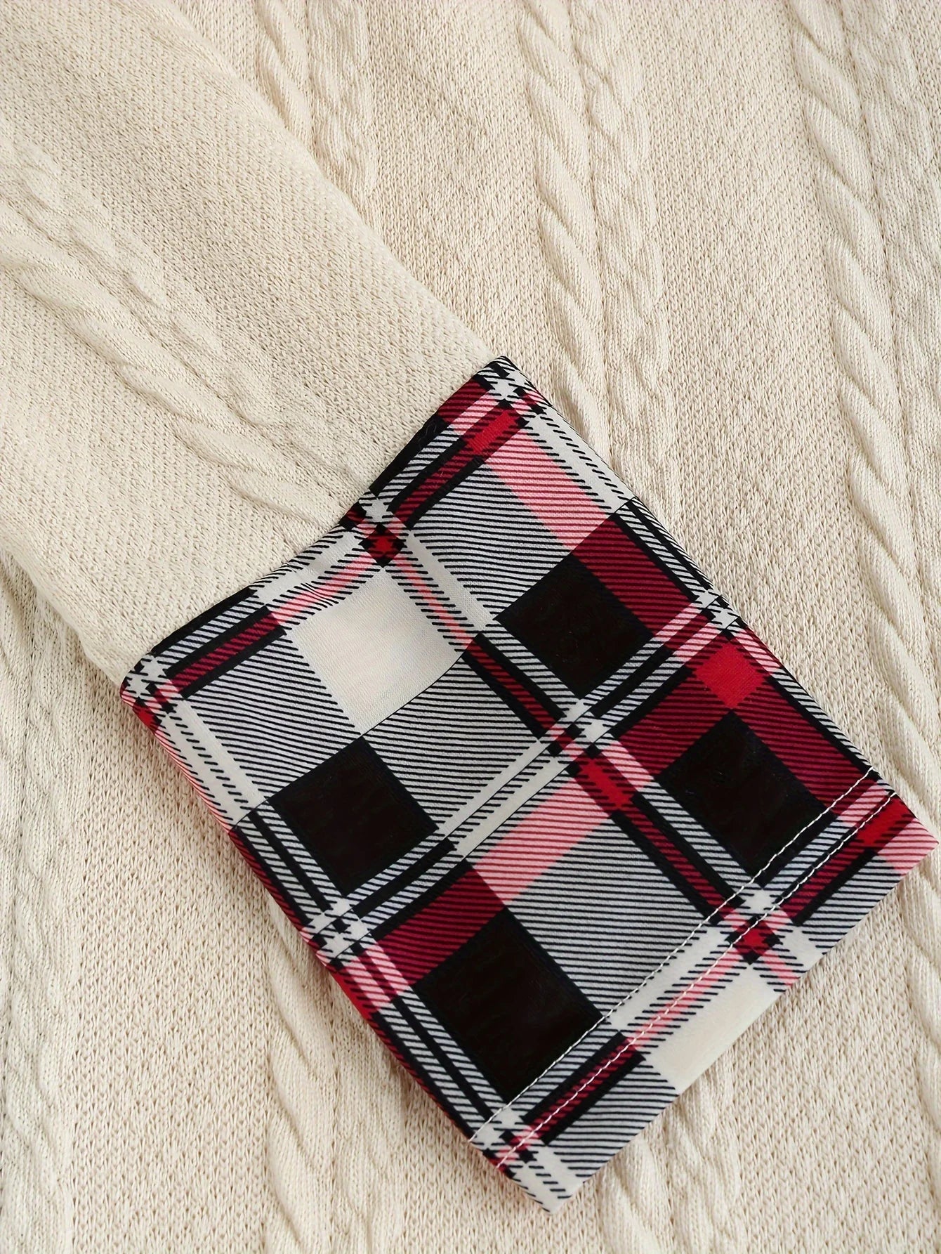 Dames capuchonjurk in gebreide look met ruitpatroon – modieuze vrijetijdsjurk voor herfst en winter