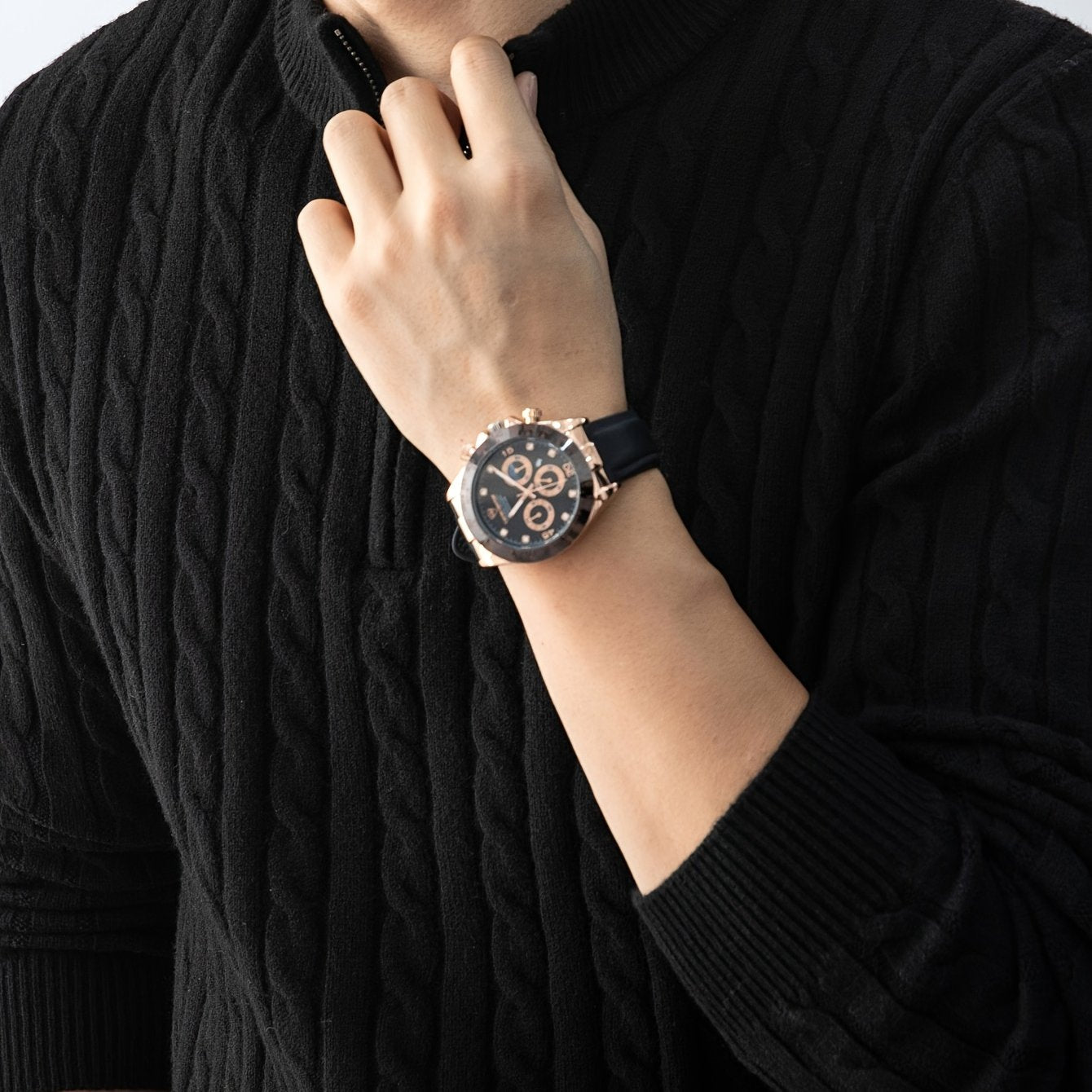 Herren Strickpullover mit Zopfmuster und Stehkragen – Modischer Freizeit-Look für Herbst und Winter