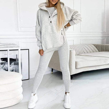 Kim – 3-teiliges Damen-Sportanzug mit lockerem Kapuzenpullover und Slim-Hosen