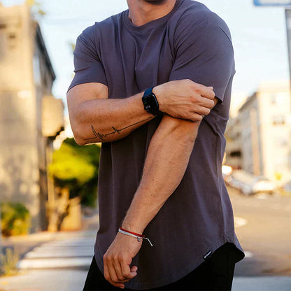 Sommar T-shirt Herr – Drop Cut Basic Shirt med Rundhals & Längre Skärning