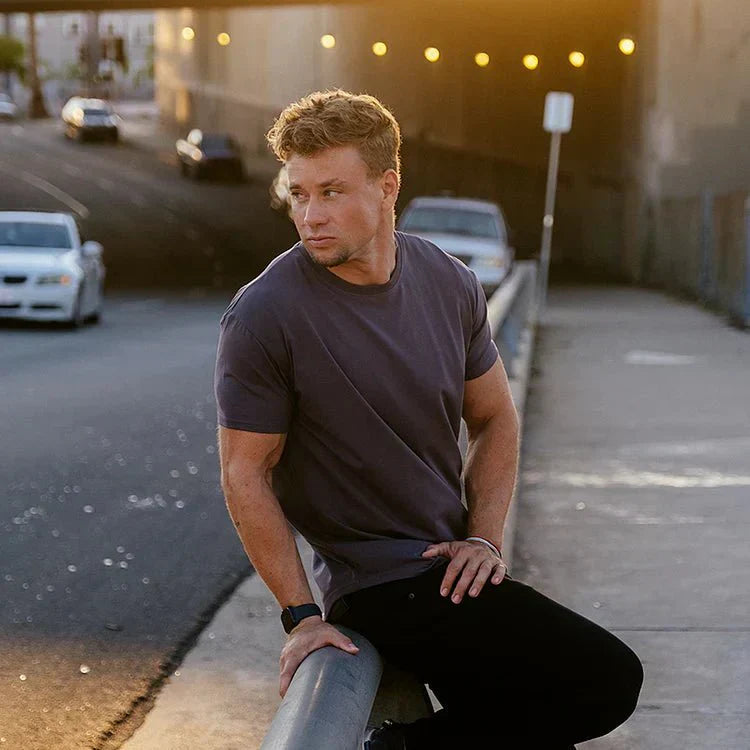 T-shirt fitness da uomo con taglio atletico – Maglietta casual aderente per sport e tutti i giorni