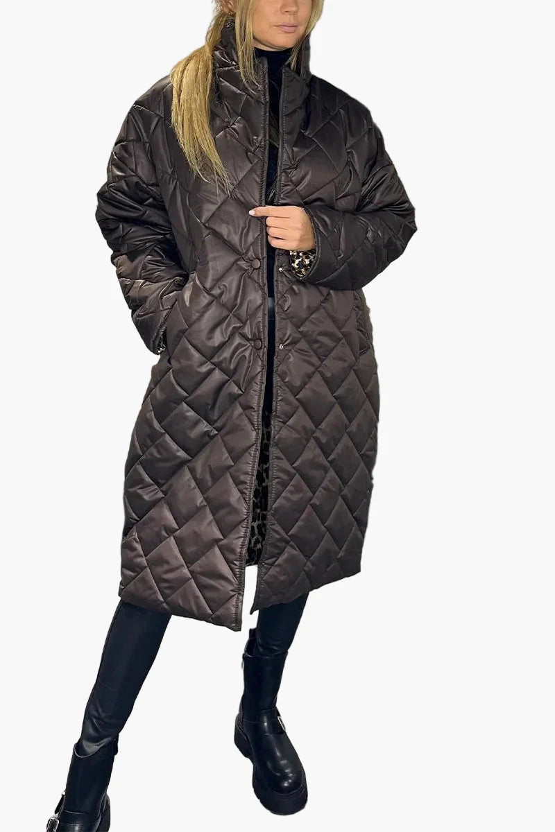 Damen Steppmantel mit Wendedesign – Eleganter Wintermantel mit Leopardenprint für Alltag und Freizeit